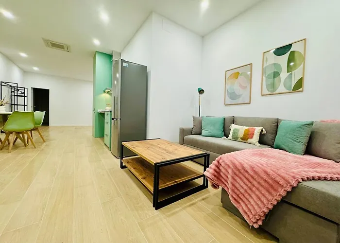 Flat A - Wide & Cool Flat Next To Historic Center *