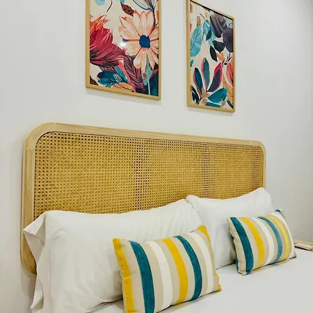 Flat A - Wide & Cool Flat Next To Historic Center Daire *